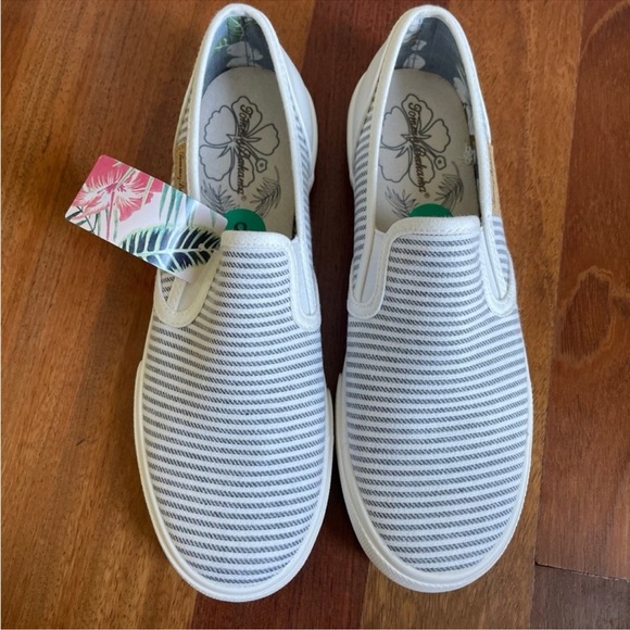 Tommy Bahama Size 8 Women’s Slip on Shoes - Picture 2 of 6
